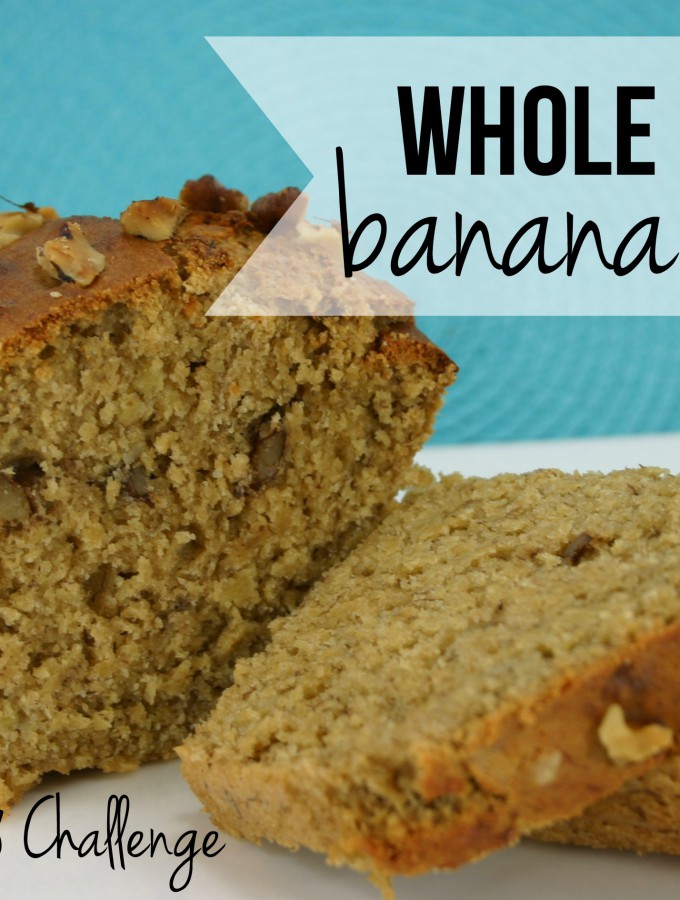 Healthy Whole Wheat Banana Bread - This healthy banana bread is moist, delicious, and made with greek yogurt, honey, flaxseeds, and coconut oil! | Feel Great in 8 #healthy #recipe #bread