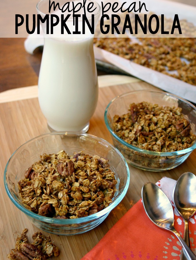 Maple Pecan Pumpkin Granola - This simple, healthy granola is perfect for fall mornings! Made with only 9 real-food ingredients, crunchy, and full of pumpkin flavor and spices! | Feel Great in 8 #healthy #recipe #breakfast