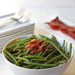 Green Beans with Bacon - This simple and healthy side dish is a lighter, low calorie alternative to a creamy casserole, but with serious flavor. | Feel Great in 8
